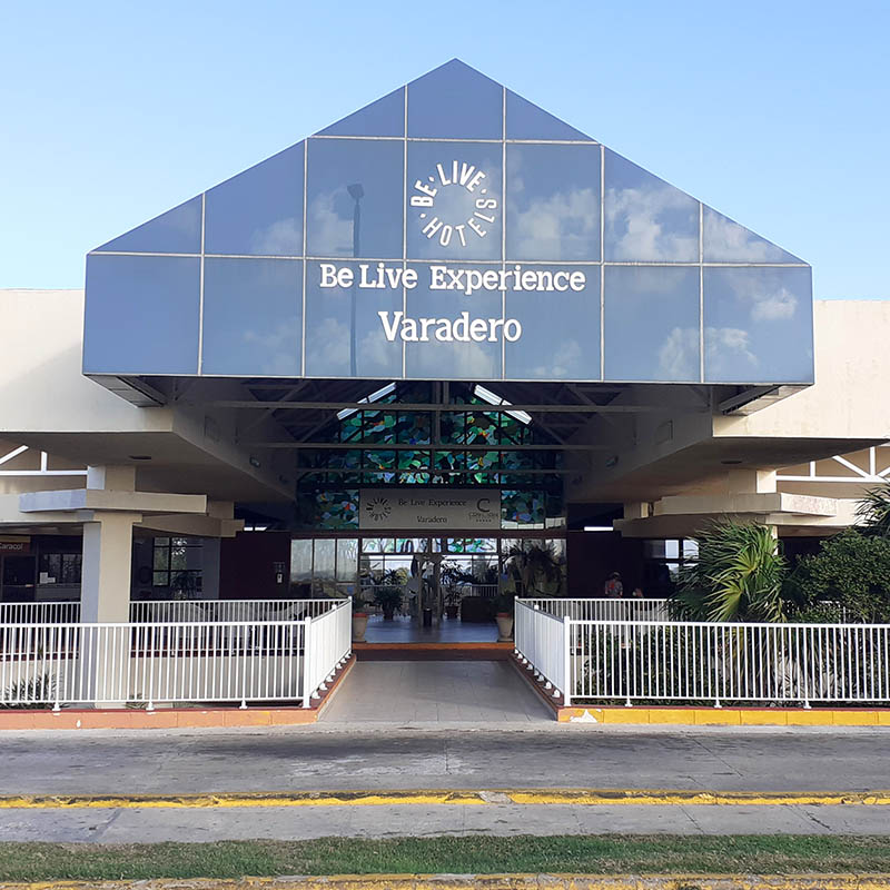 Scanerele de identificare cu recunoaștere adaptivă facilitează înregistrarea oaspeților la lanțul hotelier din Caraibe