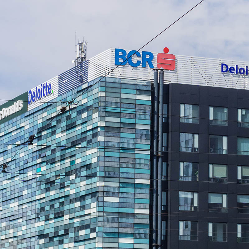 Băncile din România reinventează experiența clienților